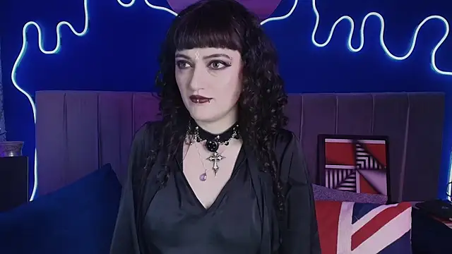 JeanneSabatier online show from July 6, 2026, 7:49 pm