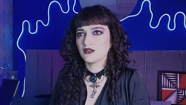 JeanneSabatier online show from July 27, 2026, 7:43 pm