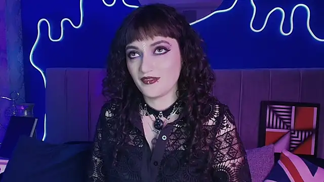 JeanneSabatier online show from July 30, 2026, 7:46 pm