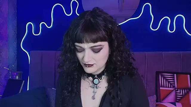 JeanneSabatier online show from August 3, 2026, 7:39 pm