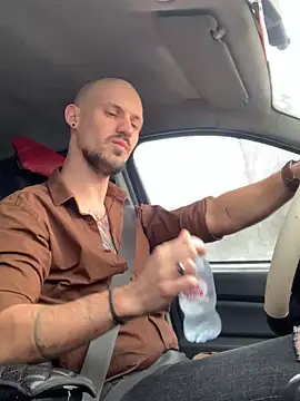 AssHunter4k online show from February 17, 2025, 1:32 pm