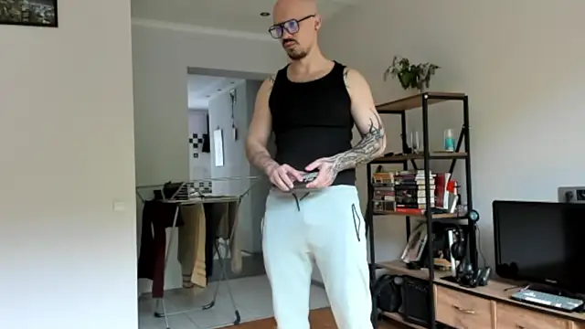 AssHunter4k online show from May 16, 2026, 10:36 am