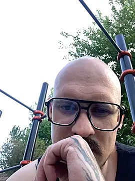 AssHunter4k online show from May 17, 2026, 6:22 am