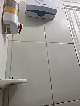 Miia Jazmin online show from March 22, 2025, 2:03 pm