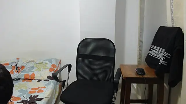 Aleex Miller online show from November 5, 2025, 3:50 am