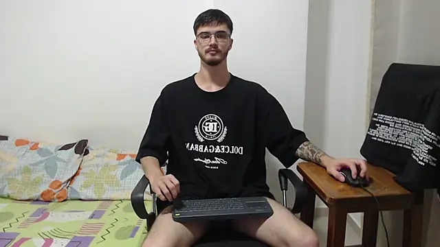 Aleex Miller online show from November 16, 2025, 2:06 am