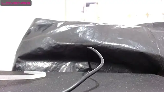 Snapshot of Solera_Red chatting on March 6, 2025, 8:48 pm Solera Red online show from March 6, 2025, 8:48 pm