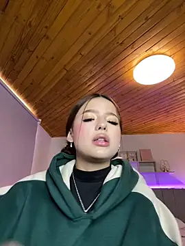 Sofia18 pinkk online show from March 3, 2025, 9:05 pm