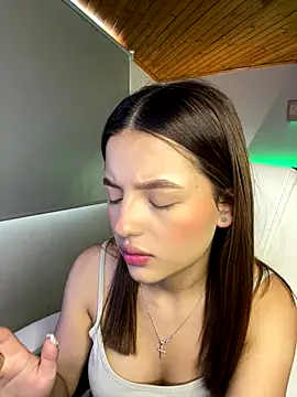 Sofia18 pinkk online show from October 12, 2025, 7:13 pm