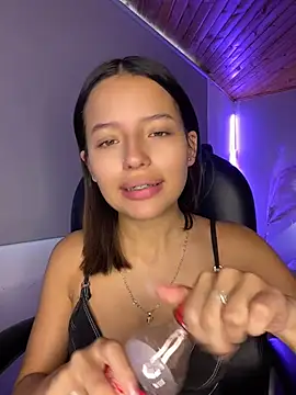 Snapshot of Sofia18_pinkk chatting on May 22, 2026, 9:31 pm Sofia18 pinkk online show from May 22, 2026, 9:31 pm
