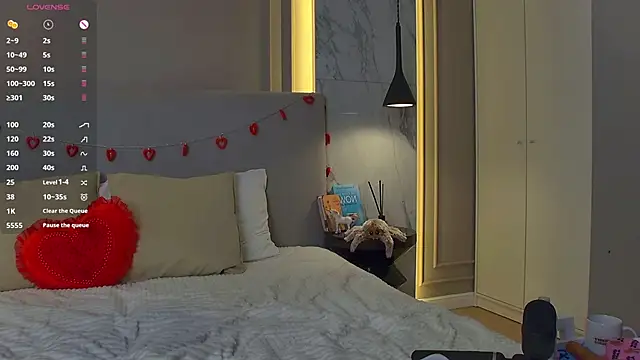 AmberShays online show from February 15, 2025, 9:15 pm