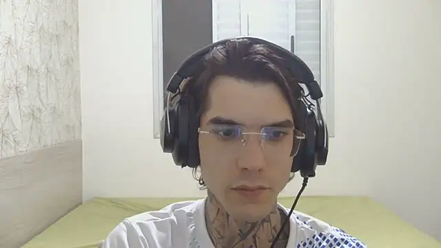 Snapshot of smokingink chatting on June 16, 2026, 12:02 am smokingink online show from June 16, 2026, 12:02 am