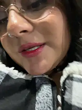 Snapshot of VanneCute1 chatting on January 26, 2025, 3:27 am VanneCute1 online show from January 26, 2025, 3:27 am