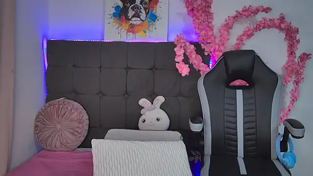 AmandaBrooks 18 online show from September 26, 2025, 1:31 am