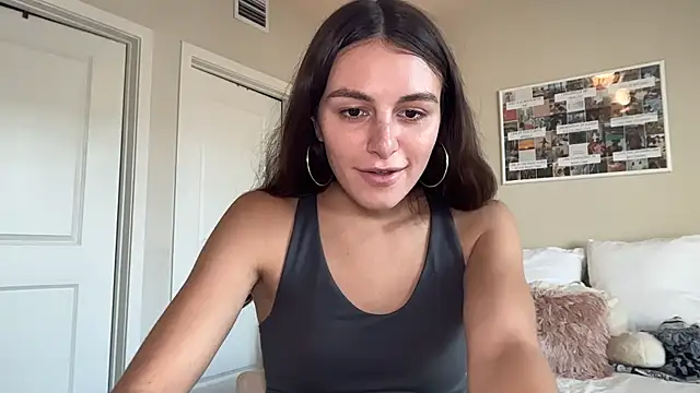 graciesmith27 online show from April 6, 2026, 9:38 pm