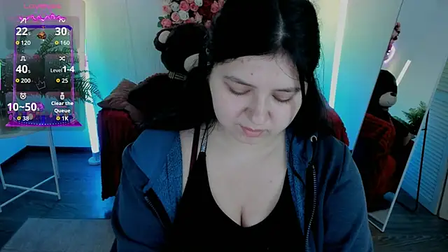 Snapshot of DiaAngell chatting on June 13, 2026, 1:36 am DiaAngell online show from June 13, 2026, 1:36 am