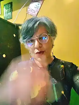 Snapshot of ilonna2025 chatting on June 30, 2026, 11:28 pm ilonna2025 online show from June 30, 2026, 11:28 pm