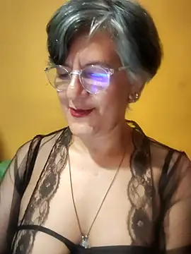 Snapshot of ilonna2025 chatting on July 2, 2026, 5:13 am ilonna2025 online show from July 2, 2026, 5:13 am