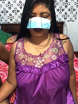 Lovely WINDI online show from May 6, 2026, 9:53 pm