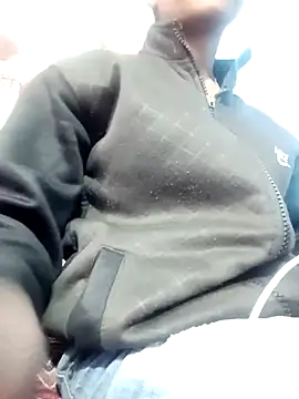 Snapshot of Leoni_G chatting on February 8, 2025, 6:01 am Leoni G online show from February 8, 2025, 6:01 am