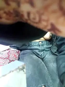 Snapshot of Leoni_G chatting on February 23, 2025, 12:16 pm Leoni G online show from February 23, 2025, 12:16 pm