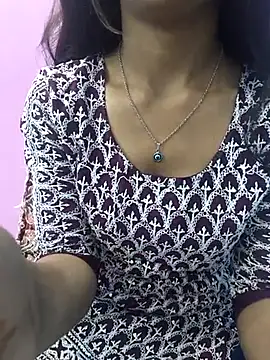 Snapshot of Leoni_G chatting on February 25, 2025, 7:31 am Leoni G online show from February 25, 2025, 7:31 am