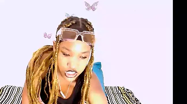 EroticSexyPrada online show from March 10, 2025, 5:43 am