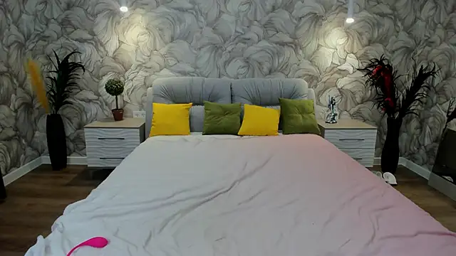 SusannJohnson online show from March 6, 2025, 2:18 pm