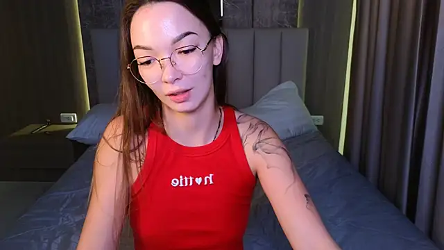 SusannJohnson online show from April 25, 2026, 12:35 am