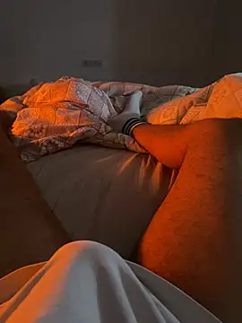 atesliskc online show from February 12, 2025, 8:18 pm