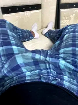 atesliskc online show from December 22, 2025, 7:33 pm