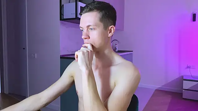 max shy online show from March 3, 2025, 3:42 pm