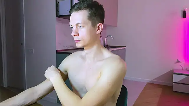 max shy online show from March 5, 2025, 4:02 pm