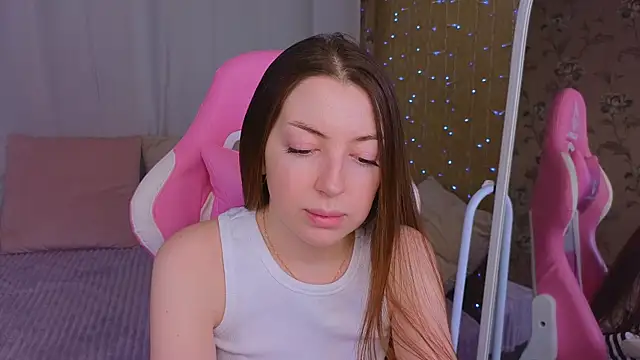 Ann moon   online show from February 12, 2025, 12:33 pm