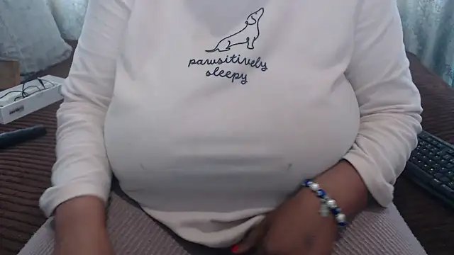 Snapshot of BUBBLYBUNNYxx chatting on June 22, 2026, 6:43 am BUBBLYBUNNYxx online show from June 22, 2026, 6:43 am