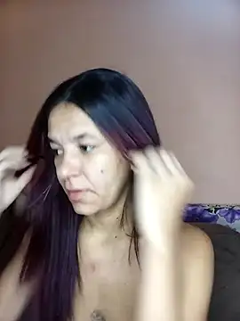 Snapshot of Alyne69PB chatting on September 17, 2025, 9:44 am Alyne69PB online show from September 17, 2025, 9:44 am