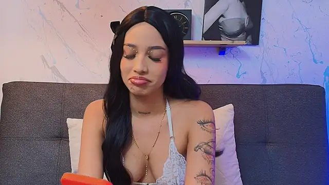 Snapshot of Paulina_Lopezz chatting on June 17, 2026, 5:21 am Paulina Lopezz online show from June 17, 2026, 5:21 am