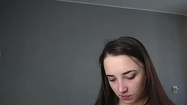 Eva Gloryy online show from March 15, 2026, 9:37 am