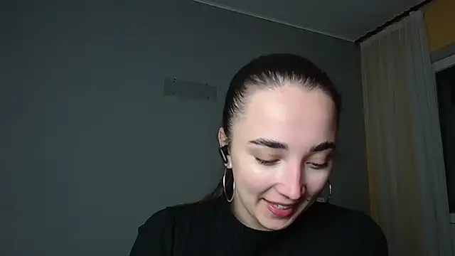 Eva Gloryy online show from April 28, 2026, 7:41 pm