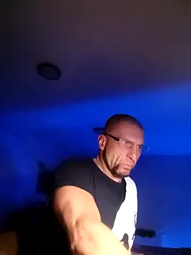 Snapshot of bobbuilder77pl chatting on January 29, 2025, 3:33 am bobbuilder77pl online show from January 29, 2025, 3:33 am