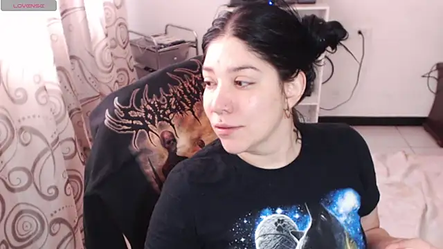 Snapshot of sharonnleon chatting on May 27, 2026, 1:41 pm sharonnleon online show from May 27, 2026, 1:41 pm