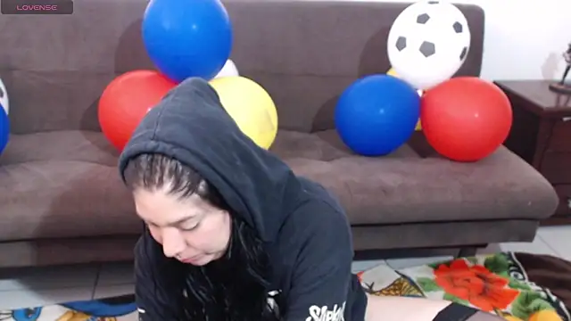 sharonnleon online show from July 10, 2026, 12:41 pm