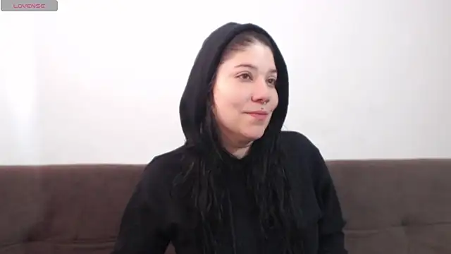 sharonnleon online show from July 16, 2026, 1:28 pm