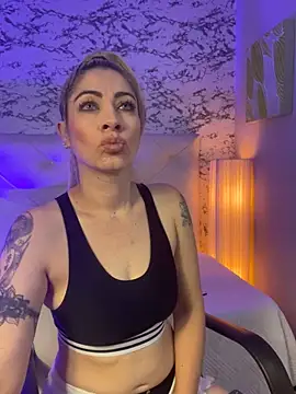 Snapshot of viktoria_davis_ chatting on February 2, 2025, 8:08 pm viktoria davis online show from February 2, 2025, 8:08 pm