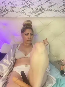 Snapshot of viktoria_davis_ chatting on February 19, 2025, 12:46 am viktoria davis online show from February 19, 2025, 12:46 am