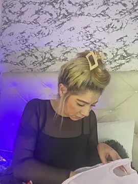 Snapshot of viktoria_davis_ chatting on February 21, 2025, 11:21 pm viktoria davis online show from February 21, 2025, 11:21 pm