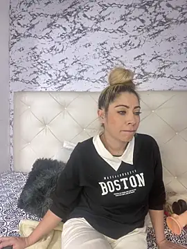 Snapshot of viktoria_davis_ chatting on February 22, 2025, 11:46 pm viktoria davis online show from February 22, 2025, 11:46 pm