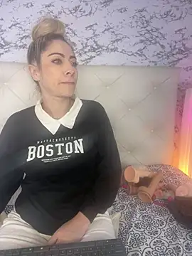 Snapshot of viktoria_davis_ chatting on February 23, 2025, 2:51 am viktoria davis online show from February 23, 2025, 2:51 am