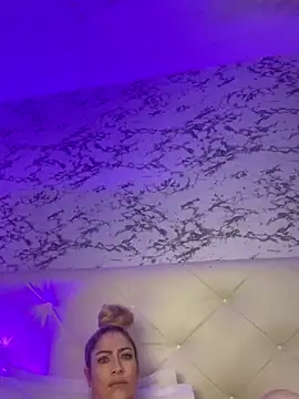 Snapshot of viktoria_davis_ chatting on February 24, 2025, 1:02 am viktoria davis online show from February 24, 2025, 1:02 am