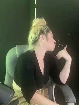 Snapshot of viktoria_davis_ chatting on March 7, 2025, 2:46 am viktoria davis online show from March 7, 2025, 2:46 am